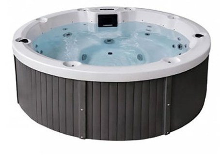 Круглый СПА-бассейн Aquajoy Lagoon на деревянной террасе